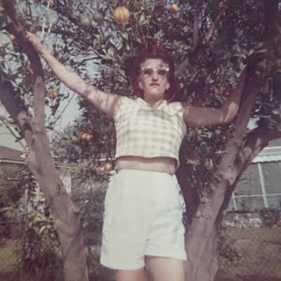 Meet your Posher, Tiffany - Picture 5 of 17